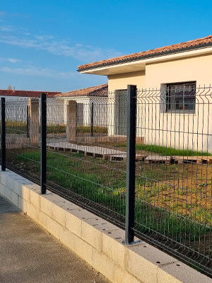 Grillage rigide sur platine